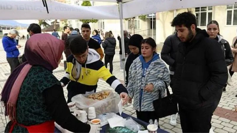 İnegöl Belediyesi’nden Öğrencilere Çorba İkramı