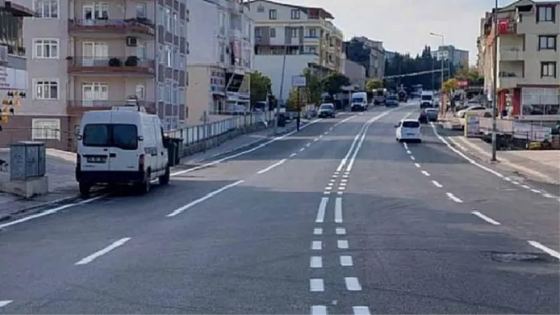 Körfez Akşemsettin Caddesi ve Cumhuriyet Bulvarında yol çizgileri çekildi