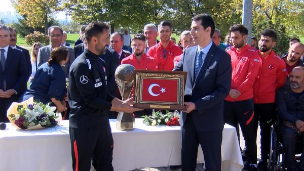 Ampute Milli Takımı'ndan gazilere ziyaret