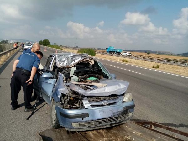 Osmaniye'de otomobil, TIR'a çarptı: 2 ölü, 2 yaralı