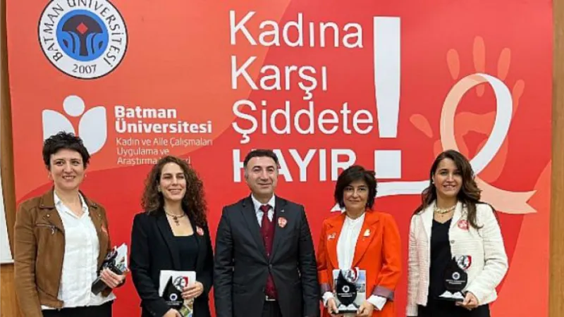 Batman Üniversitesi, Tüpraş ve Birleşmiş Milletler Kadın Birimi’nin katılımıyla, “Kadınlara Yönelik Şiddetle Mücadele için 16 Günlük Aktivizm Kampanyası” Kapsamında Konferans Düzenledi