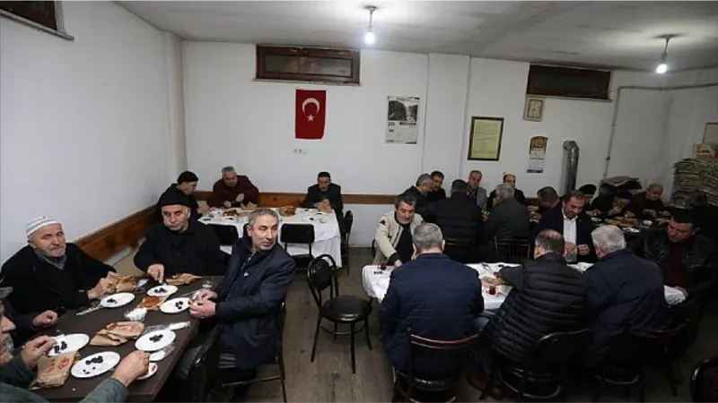 Bereket Sofrası Kasım Efendi Camisinde Kuruldu