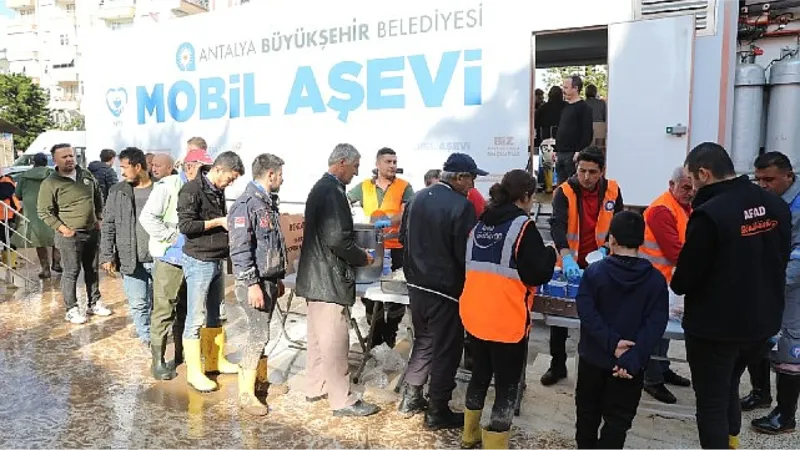 Antalya Büyükşehir Belediyesi saha çalışmalarını sürdürüyor