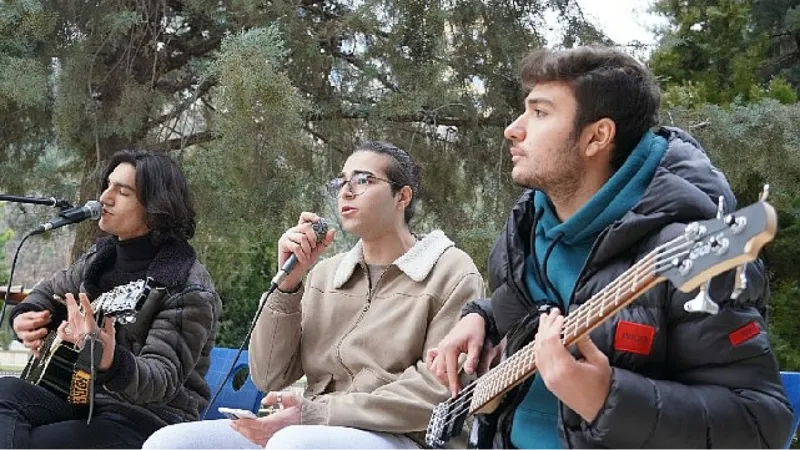 Keçiören'deki Kütüphanede Yeni Yıl Coşkusu