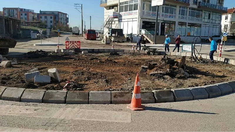 Başiskele Tınaztepe'de dönel kavşak yapıldı