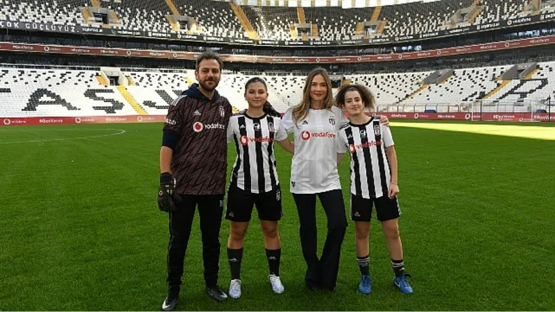 Ünlü İsimler Vodafone Park Penaltı Challenge'da Buluştu