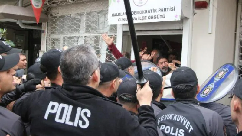 Adana'da HDP'liler ile polis arasında gerginlik