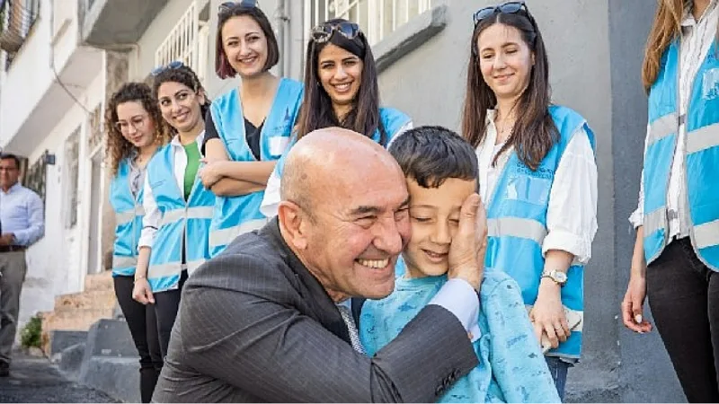 İzmir Büyükşehir Belediyesi'nden anne adaylarına Gebe Beslenme Paketi