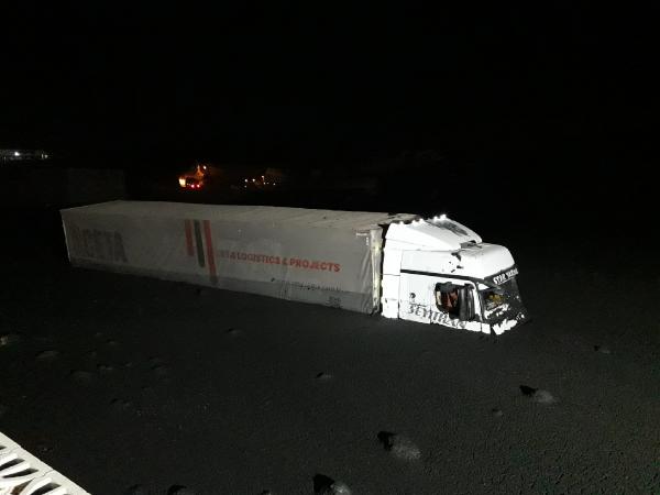 Gaziantep OSB’de atık su depolarında taşkın yaşandı, TAG yolu trafiğe kapatıldı