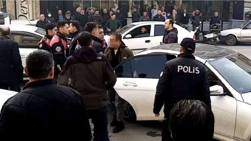 Oğlunun bıçaklandığı lokantayı basıp, 2 kişiyi yaralayan baba tutuklandı