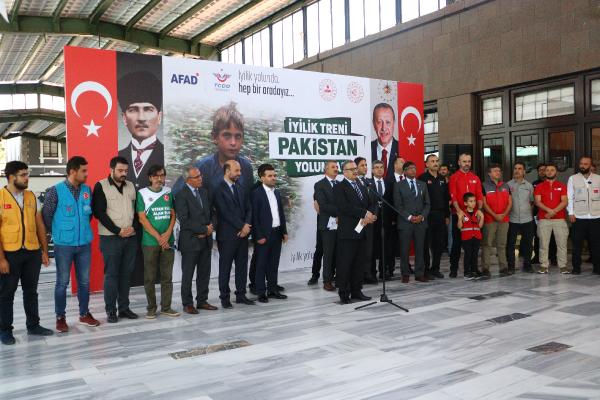 'İyilik Treni', selin vurduğu Pakistan'a yola çıktı