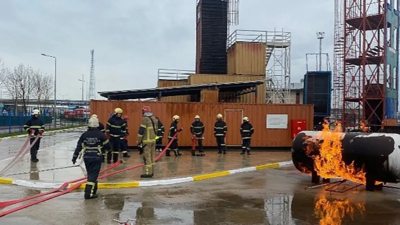 Büyükşehir İtfaiyesinden acil durum ekiplerine eğitim