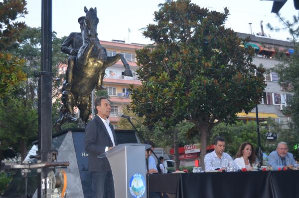 Avcılar'da 1999 Depremi'nin yıldönümünde olası İstanbul depremi konuşuldu