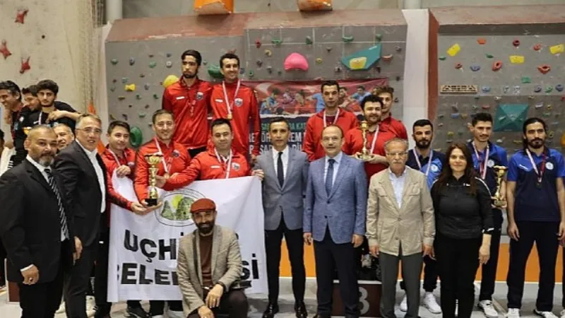 Nevşehir Belediye Başkanı Dr. Mehmet Savran 3. Lig 3. Etap Masa Tenisi Müsabakaları ödül törenine katıldı