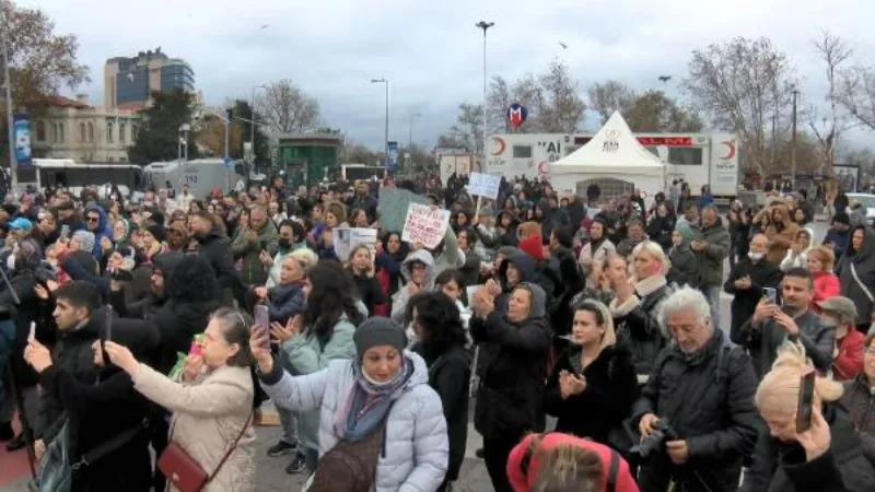 Kadıköy’de sokak hayvanları için eylem