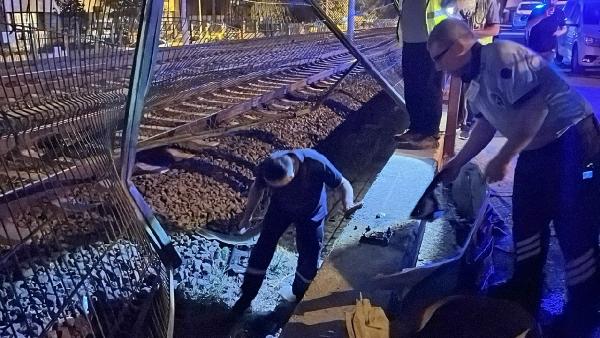 Kadıköy'de otomobil marmaray hattına girdi