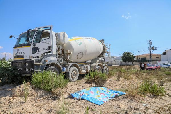 Şoförün cenazesi kaldırılmadan mikserdeki beton harcını almaya başka bir araç geldi