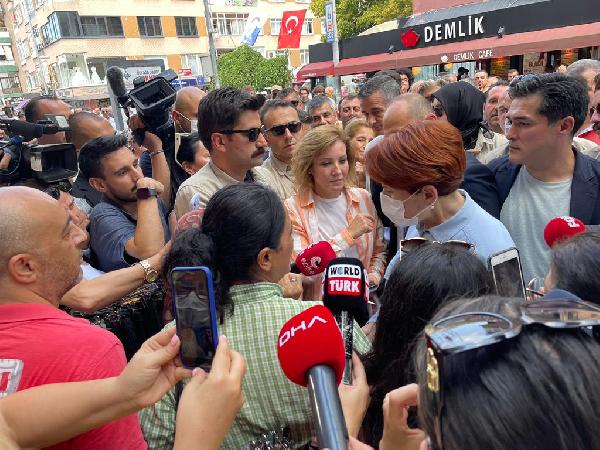 Meral Akşener'den Küçükçekmece’de esnaf ziyareti