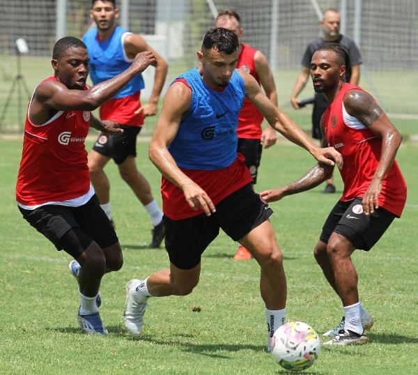 Antalyaspor, deplasman serisini 9'a çıkarmayı hedefliyor