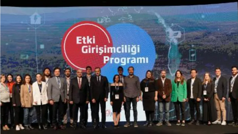 Vehbi Koç Vakfı ve Türkiye İş Bankası’nın Etki Girişimciliği Programı mezunlarını verdi