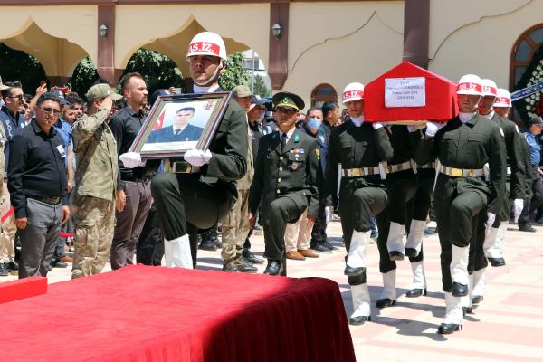 Şehit uzman çavuş, Kilis'te son yolculuğuna uğurlandı