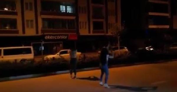 2 kadın, tabanca ve pompalı tüfekle 2 eve ateş açtı