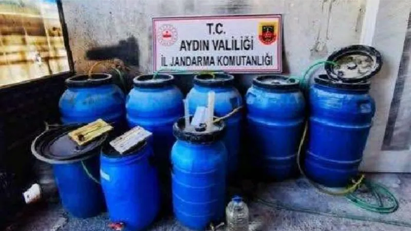 Aydın'da 5 ton 805 litre sahte içkiye 3 gözaltı