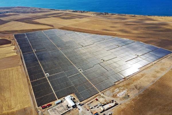 Güneş takip sistemli Van Arısu Güneş Enerji Santrali açıldı