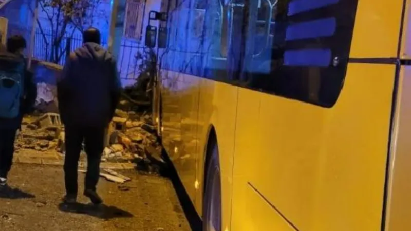 Malatya'da halk otobüsü ile hafif ticari araç çarpıştı: 8 yaralı