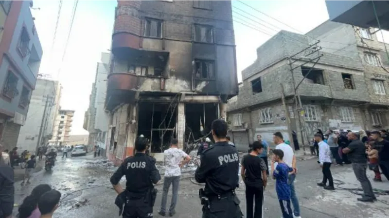 Gaziantep’te ecza deposunda yangın