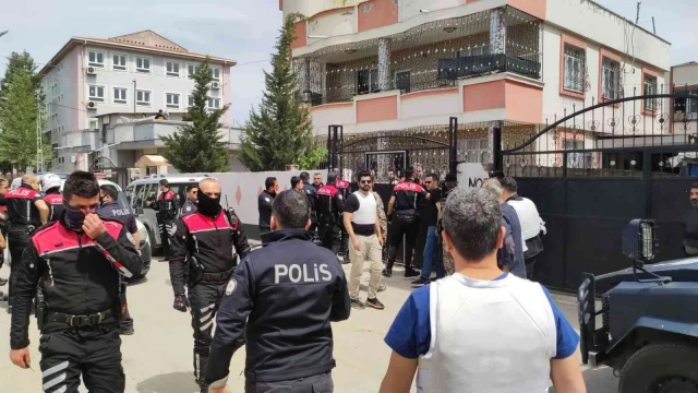 Adana’da polise silahlı saldırı: 1 ağır yaralı...