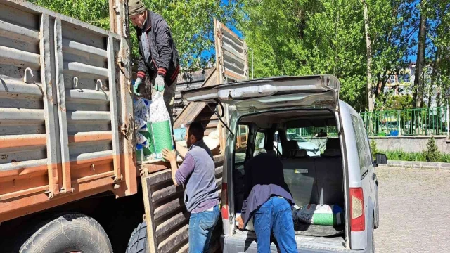 Adilcevaz’da çiftçilere fasulye tohumu dağıtımı