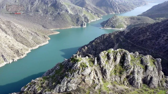 Adıyaman'da Fırat Nehri kıyısında 1800 yıllık askeri gözetleme kulesi tespit edildi