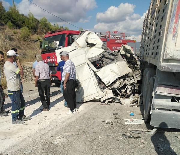 Adana'da zincirleme kaza: 3 ölü, 2 yaralı