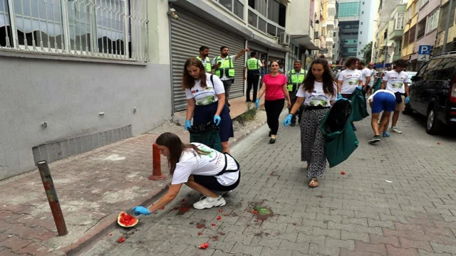 Akdeniz’in cadde ve sokakları karış karış temizlendi