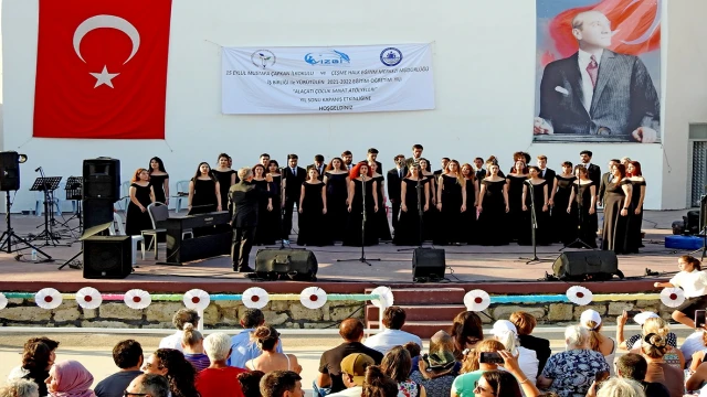 Alaçatı Çocuk Sanat Atölyeleri yıl sonu kapanışında coşkulu konser