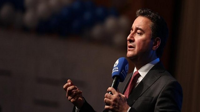 Ali Babacan’dan Ukrayna’nın İşgali Çıkışı  ‘Doğu’dan gelen postal seslerine alkış tutanlar, aklınızı başınıza alın’