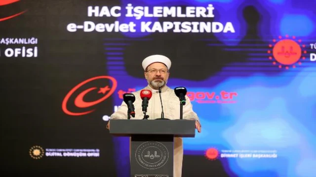 Ali Erbaş: Hac kesin kayıt işlemleri e-Devlet üzerinden yapılabilmekte