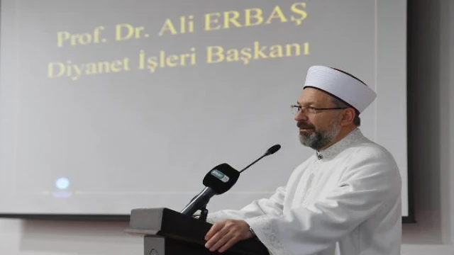 Ali Erbaş: Yardım götürdüğümüz insanların Türk bayrağını öpmeleri bütün yorgunlukları ortadan kaldırıyor