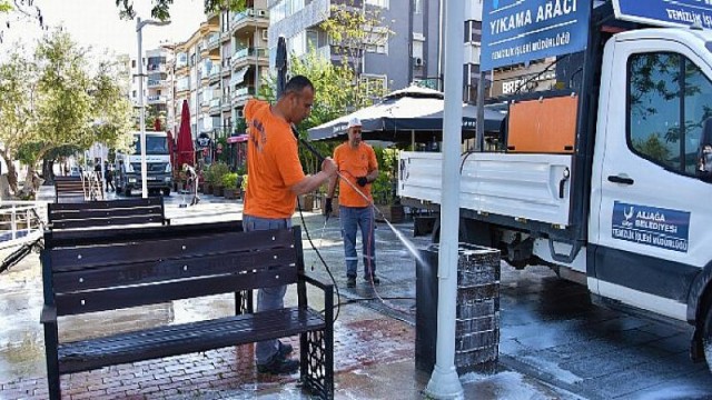 Aliağa Belediyesi’nden Bayram Temizliği