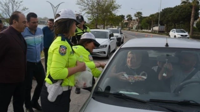 Aliağa polisinden bayramda şok uygulamalar: Aranan 18 şahıs yakalandı