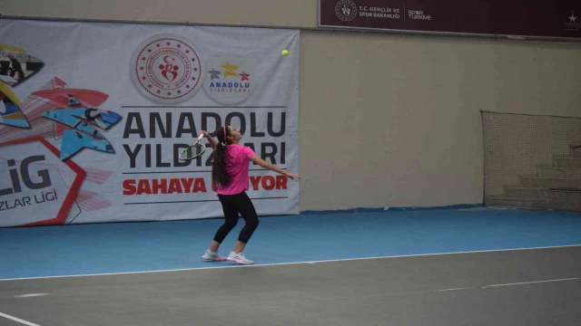 Anadolu Yıldızlar Ligi Tenis Grup müsabakaları Afyonkarahisar’da başladı