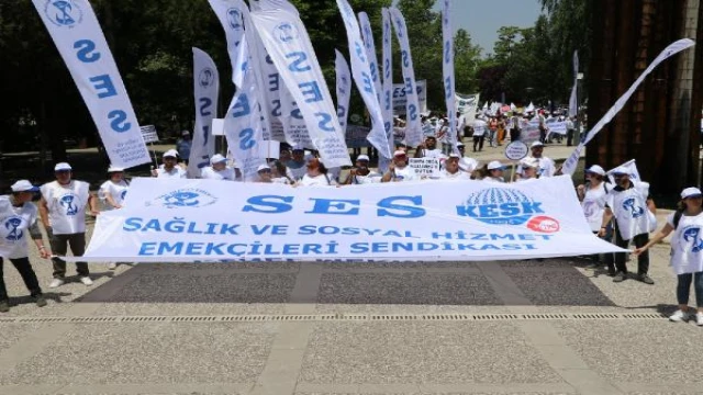 Ankara’da sağlık çalışanlarından ’beyaz miting’