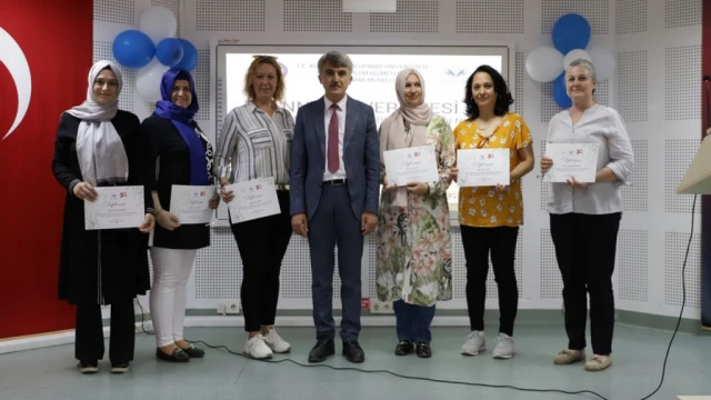 Anne Üniversitesi’nde mezuniyet heyecanı