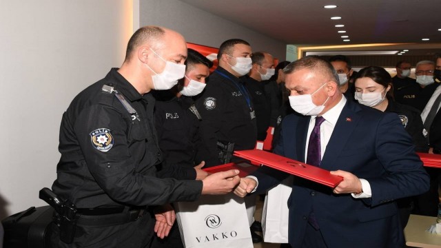 Antalya Havalimanı polis ve özel güvenlik personeli ödüllendirildi