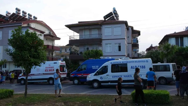 Antalya’da 2 çocuk annesi kadın evinde ölü bulundu