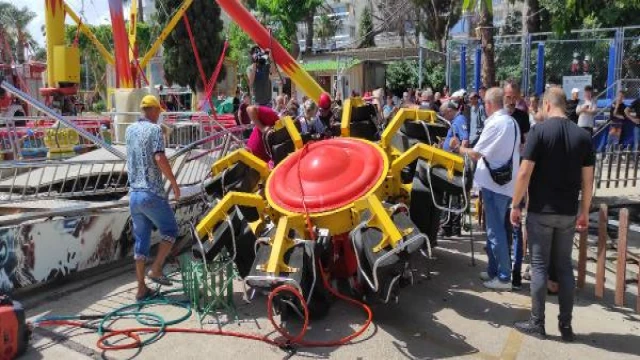 Antalya'da 3 çocuğun yaralandığı o oyuncak kaldırıyor.