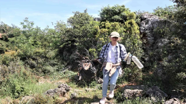 Antalya’nın ormanlarına Rus ve Ukraynalı kadınların eli değdi