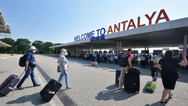 Antalya’ya gelen turist sayısı 2 milyonu aştı