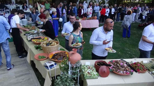 Antik yemekler binlerce yıl sonra konuklara ikram edildi